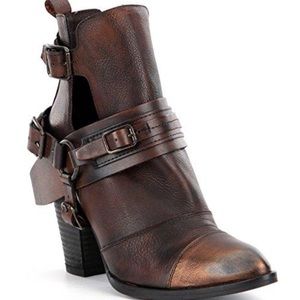 Naught monkey sheila boots